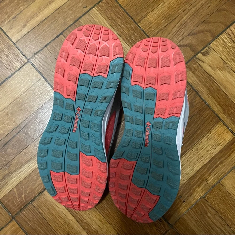 Columbia Pivot Waterproof Shoe - Picture 8 of 8